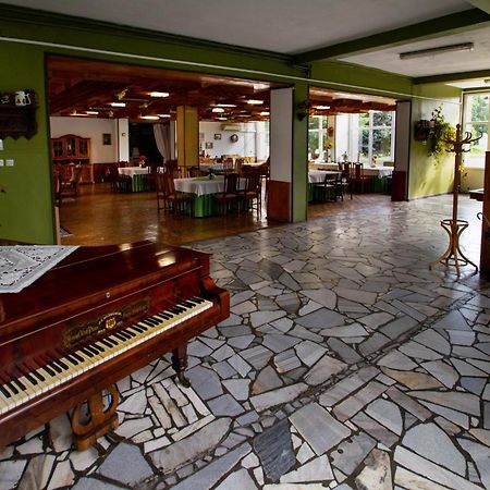 Zajazd Grodek Bujak Robert Naclegi I Restauracja Grodkow  Bagian luar foto